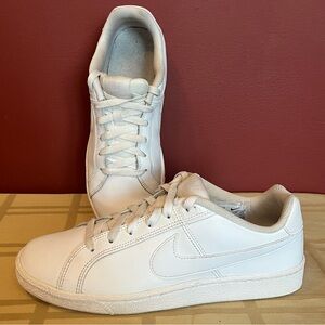 Nike women’s Court Royale white sneakers size 9 tennis shoes